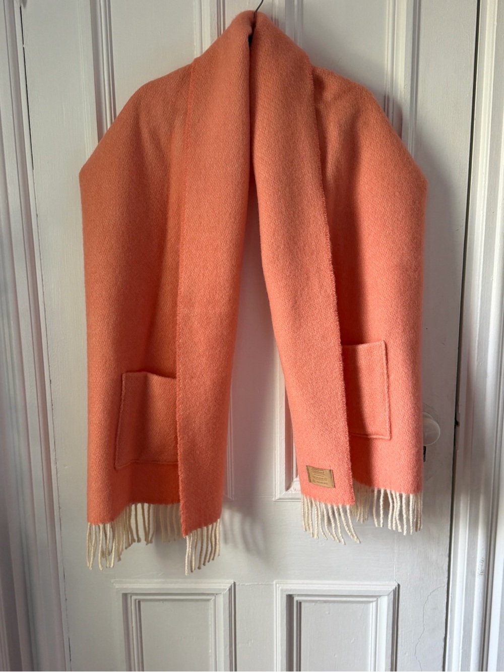 Women’s Tidstrand Made in Switzerland 100% Wool Scarf with Fringe and Pockets